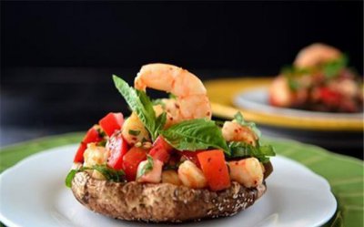 ​教你鲜蘑菇的做法，不炒不煮，简单一做比肉还香！