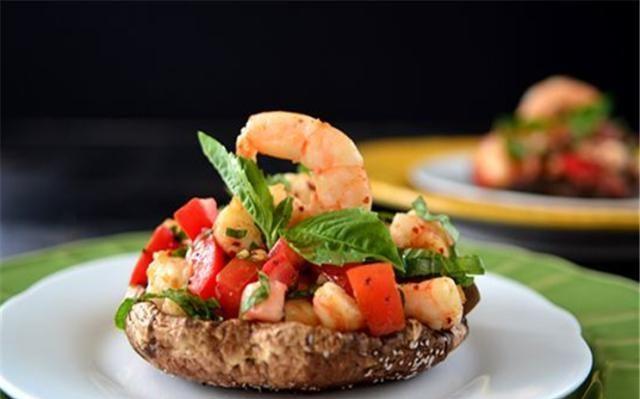 教你鲜蘑菇的做法,不炒不煮,简单一做比肉还香!