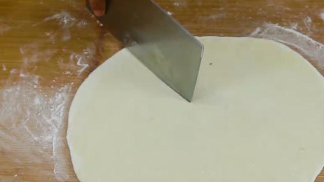 家常烙饼的做法,保证柔软起层,操作简单,一看就会