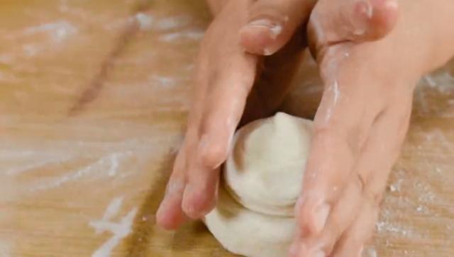 家常烙饼的做法,保证柔软起层,操作简单,一看就会