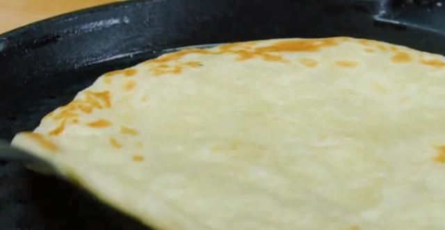 家常烙饼的做法,保证柔软起层,操作简单,一看就会