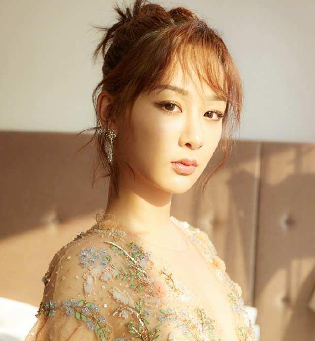 杨紫取关秦俊杰，两人甜蜜动态全部清空，而男方做法却是意料之外