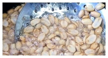 酒鬼花生的家庭做法,多加此一步,香脆可口,比买的还好吃