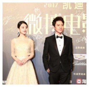 ​冯绍峰婚后首亮相，对妻子颖宝的3字爱称，竟无意暴露家庭地位