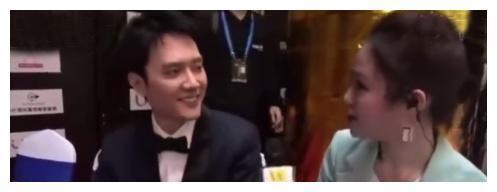 冯绍峰婚后首亮相，对妻子颖宝的3字爱称，竟无意暴露家庭地位