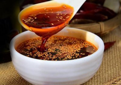 ​辣椒油怎么做才香？不要只加盐，牢记正确做法！