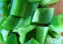 酸酸甜甜的菠萝咕咾肉,不用去广东也能吃到,做法很简单易学