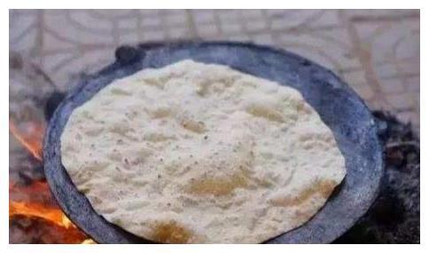 北方人爱吃的烙馍新做法，不用鏊子不用油，30秒1个柔软鼓泡