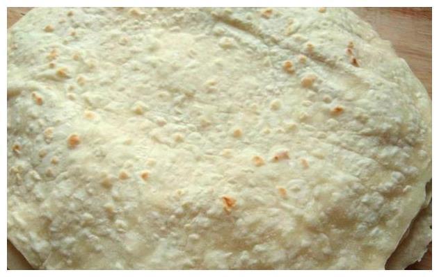 北方人爱吃的烙馍新做法，不用鏊子不用油，30秒1个柔软鼓泡