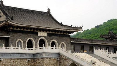 ​辽宁省海城市的大悲寺，一座不收香火钱的寺庙，真是让人敬佩！