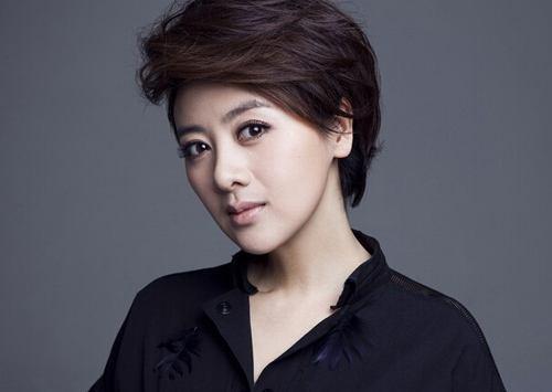 她曾霸屏,嫁给自己老师却离婚!后嫁小6岁的小鲜肉,现生活幸福