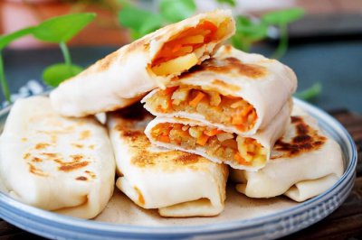​这种做法的土豆丝卷饼，越吃越香，不费时还简单，适合早餐晚餐吃