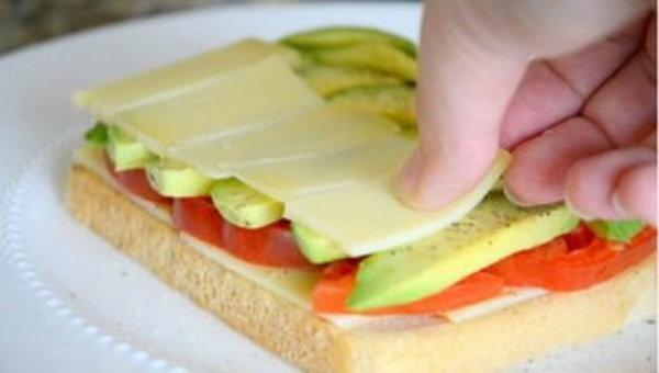 牛油果奶昔的做法,牛油果的正确吃法