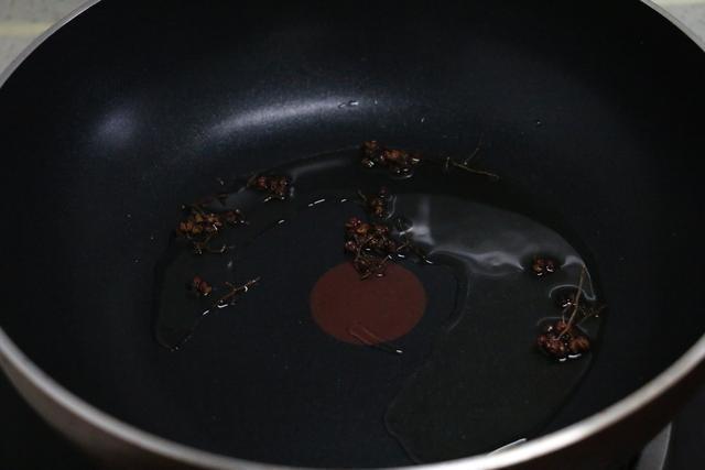 二伏要吃面,教你老北京芝麻酱凉面的做法,清香清爽,好吃又解暑