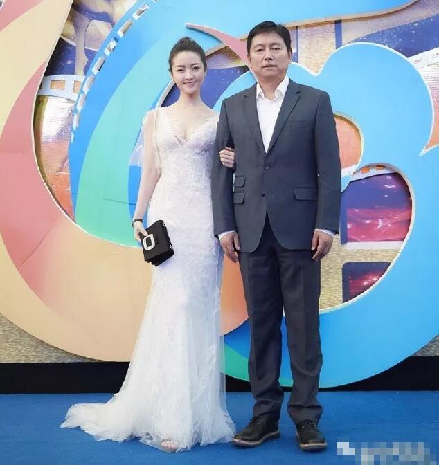 北电院长离婚娶93年学生还公费捧妻？翟天临的衍生瓜比正剧还精彩