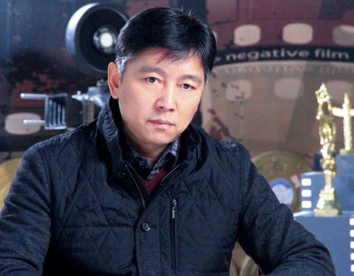 北电院长离婚娶93年学生还公费捧妻？翟天临的衍生瓜比正剧还精彩