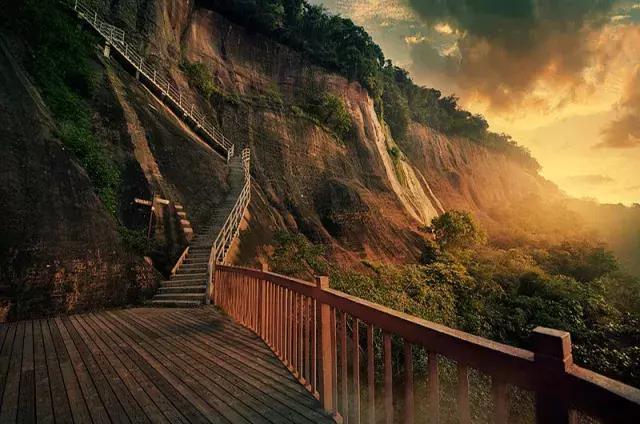 脚尖下的刺激!广东省内这10座玻璃栈道,你敢去挑战吗?