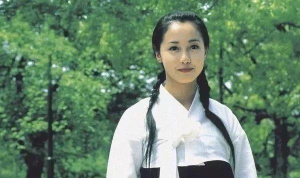 33岁吸毒10年，丈夫同房需付费？一代国民女神是如何毁掉自己的