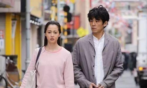 33岁吸毒10年，丈夫同房需付费？一代国民女神是如何毁掉自己的