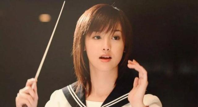 33岁吸毒10年，丈夫同房需付费？一代国民女神是如何毁掉自己的