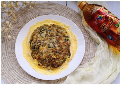 ​生蚝煎蛋的简单做法，生蚝鲜嫩无腥味，制作快捷还好吃