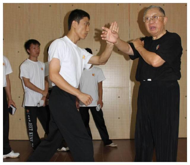 李小龙生前几大弟子,最后一名日本徒弟做法让国人感动!