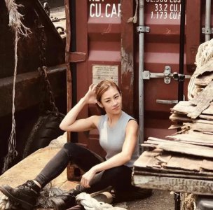 ​香港平民女神做搬运工10年，靠美貌一夜爆红，5年后过得怎么样了？