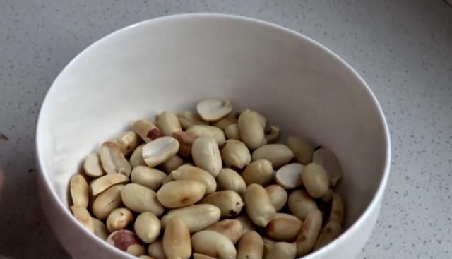 教你家庭版花生露的做法,2分钟就学会,香甜细腻,比豆浆好喝