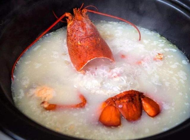 教你虾头的美味做法，香气四溢味道鲜美，以后吃虾别再扔虾头了