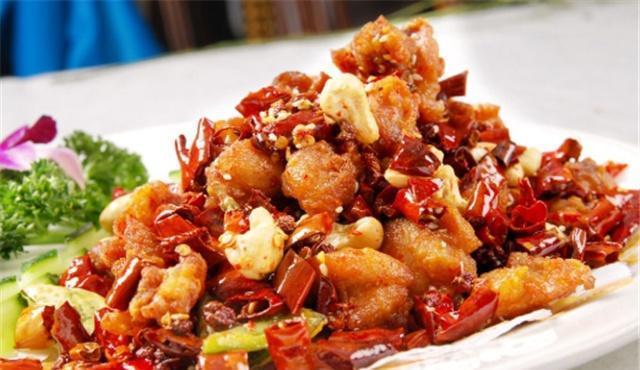 正宗川味辣子鸡的做法，麻辣爽口不油腻，香酥脆嫩鸡肉入味