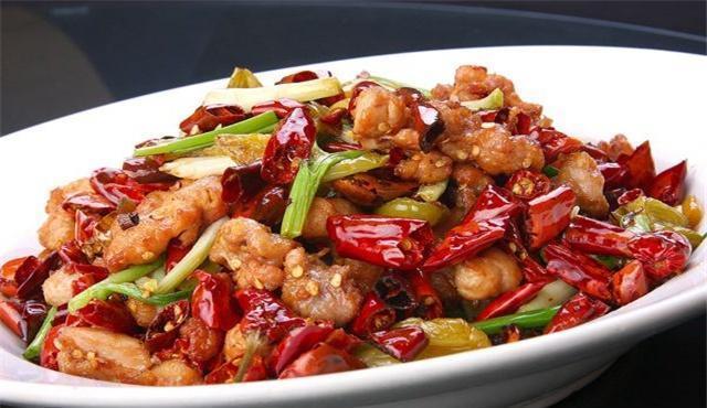 正宗川味辣子鸡的做法，麻辣爽口不油腻，香酥脆嫩鸡肉入味