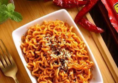 ​五分钟就能搞定的韩式拌面，做法简单还好吃