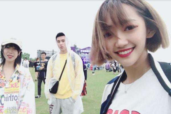 网红代佳丽登上《快本》，情商却不在线，一句话得罪谢娜和吴昕