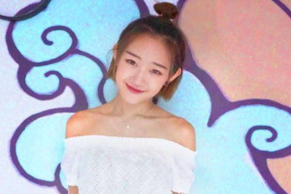 网红代佳丽登上《快本》，情商却不在线，一句话得罪谢娜和吴昕