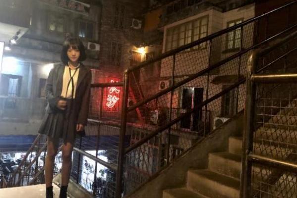 网红代佳丽登上《快本》，情商却不在线，一句话得罪谢娜和吴昕