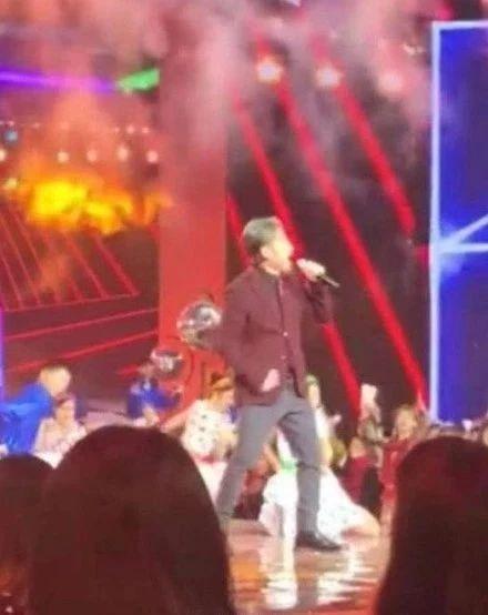 吴秀波主持北京春晚现场照曝光，节目已录完，或将重录