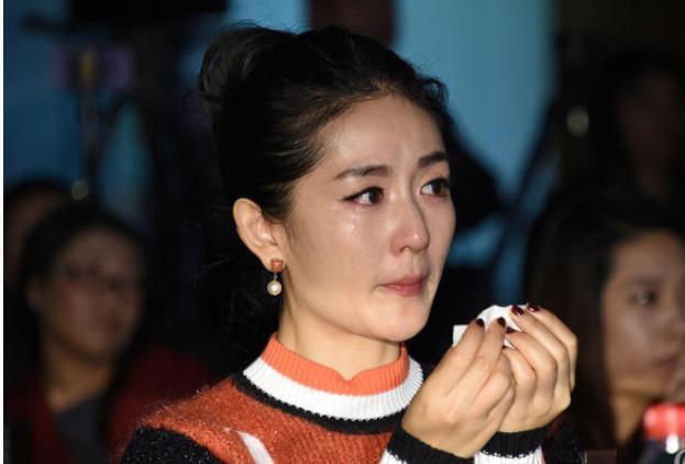 张杰微博力挺谢娜, 发文澄清“谢娜 尬”, 网友: 心疼背锅的娜娜