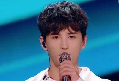 ​昔日队友，如今再次站上PK台，张远一个举动圈粉无数