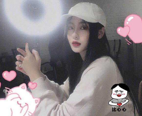 杨馥宇与韩安冉撞脸？亲妈估计都分不出来，网友：还想进娱乐圈？