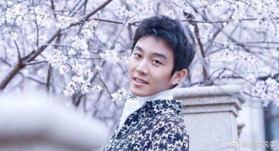 ​最近随着《我是赵甲第》开播，剧中的男主角贺鹏也随之走红……