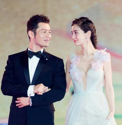 黄晓明和baby怎么回事 两个人的婚姻真的亮红灯了吗