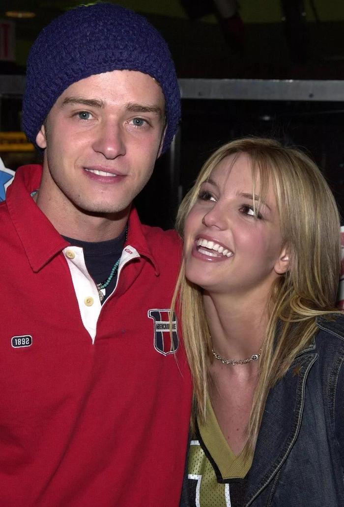 被父亲监控，遭前夫坑骗，38岁的天后到底经历了什么？