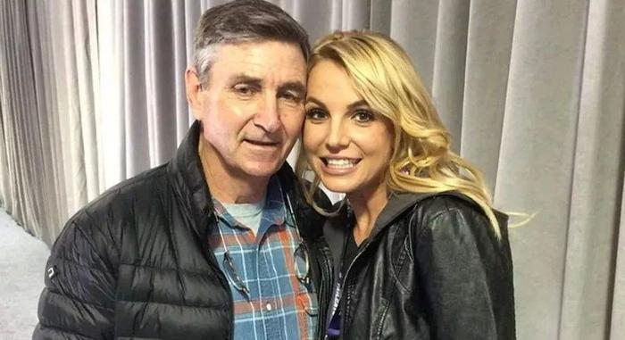 被父亲监控，遭前夫坑骗，38岁的天后到底经历了什么？