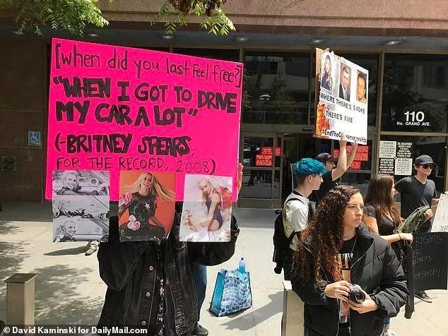 被父亲监控，遭前夫坑骗，38岁的天后到底经历了什么？