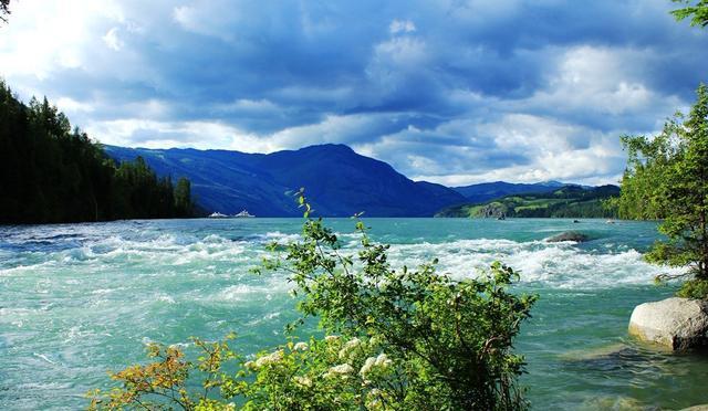 “人间天堂”——喀纳斯,随便一处风景也能足够惊艳你的眼!