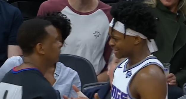 碰瓷!哈登遭两万人嘘,造犯规,躲都躲不开!