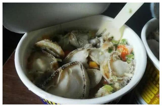 台湾“专家”嘲讽大陆吃不起榨菜,网友纷纷晒照,有力的回击