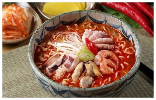 台湾“专家”嘲讽大陆吃不起榨菜,网友纷纷晒照,有力的回击