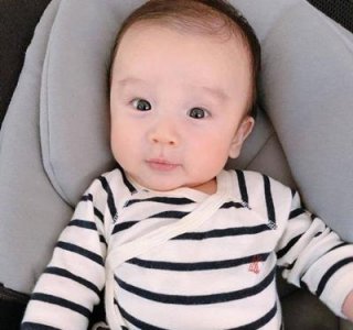 ​魏如萱晒三个月的儿子，面带笑容非常萌，网友太可爱了！