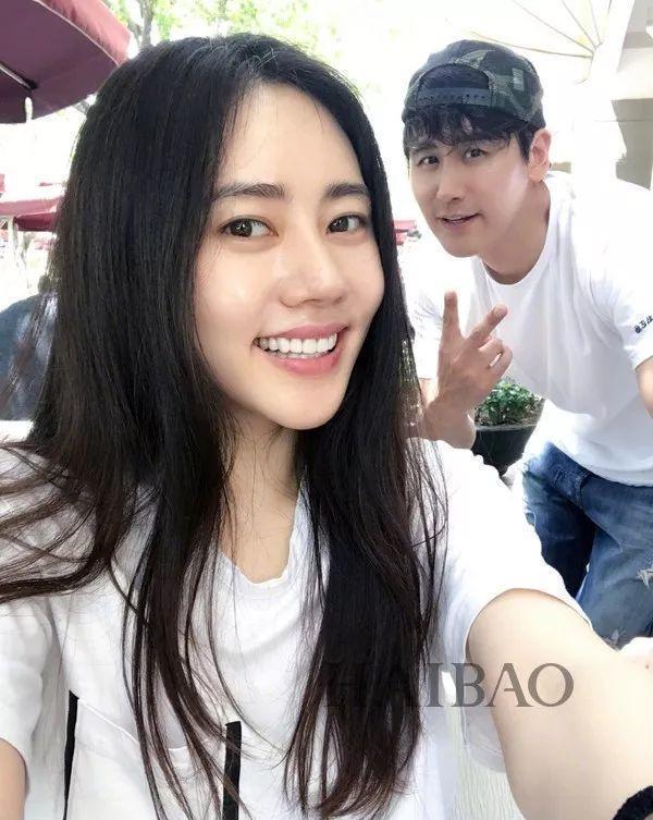 你们的38岁女神秋瓷炫怀孕啦,前半生命运坎坷,现在被老公宠上天